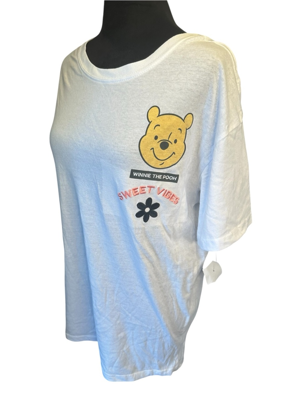 Disney Winnie the Pooh “Sweet Vibes” Embroidered Tee – Size M (New)
